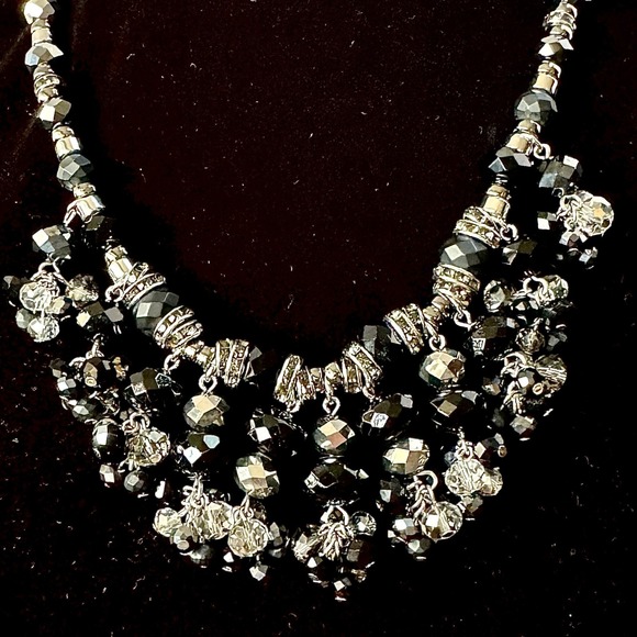 Talbots Black Faceted Glam Bead Cluster Statement Necklace Silver Tone Sparkle - Picture 8 of 12